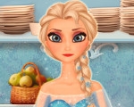 Elsa Cooking Cupcakes